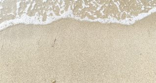 波打ち際の砂浜