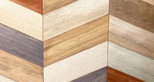 カラフルでおしゃれな木の壁