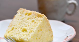 シフォンケーキとコーヒー