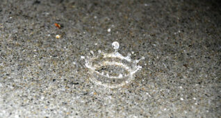 水滴でできた王冠