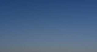 雲一つない綺麗なグラデーションの空